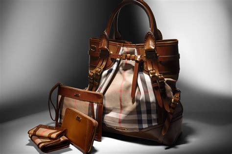 burberry womens accessories